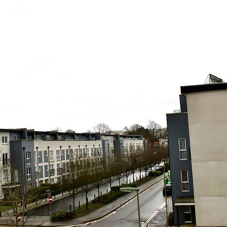 Beautiful 1-Bed Apartment In Redhill Redhill  Exteriér fotografie