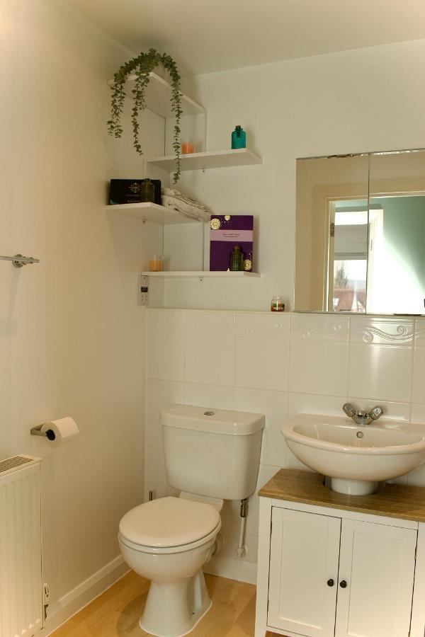 Beautiful 1-Bed Apartment In Redhill Redhill  Exteriér fotografie